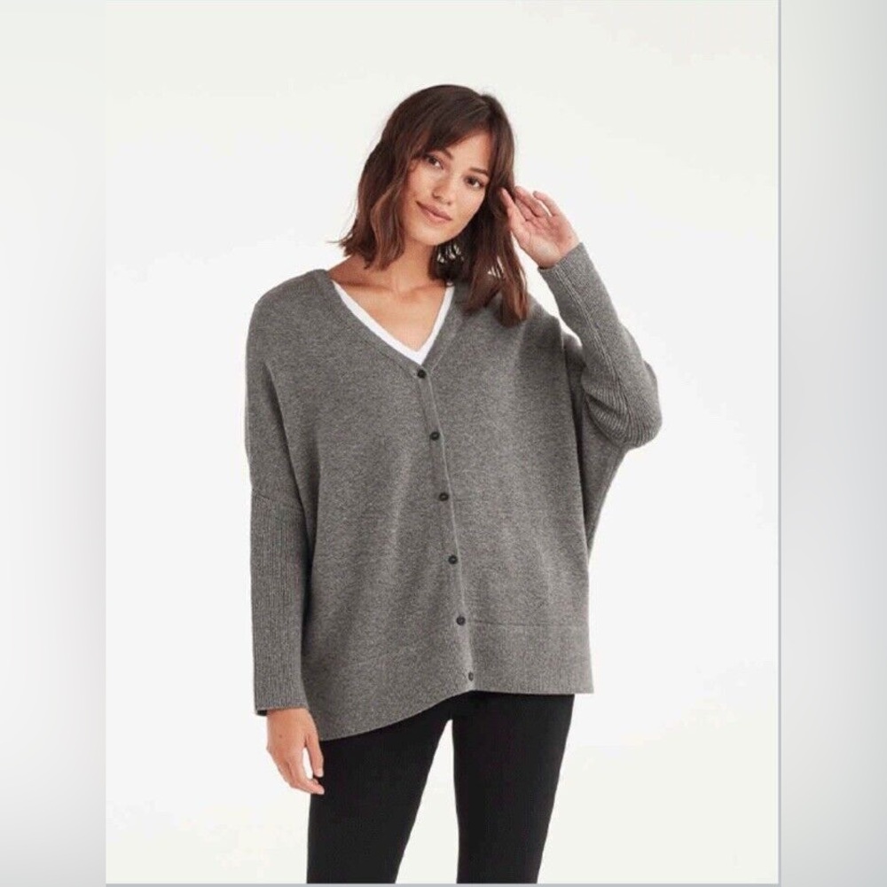 VETTA V-Neck Oversized Sweater Light Heather Gray Cardigan Everyday Capsule sz S